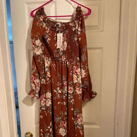 Femalove Dresses & Skirts - Boho floral print dress